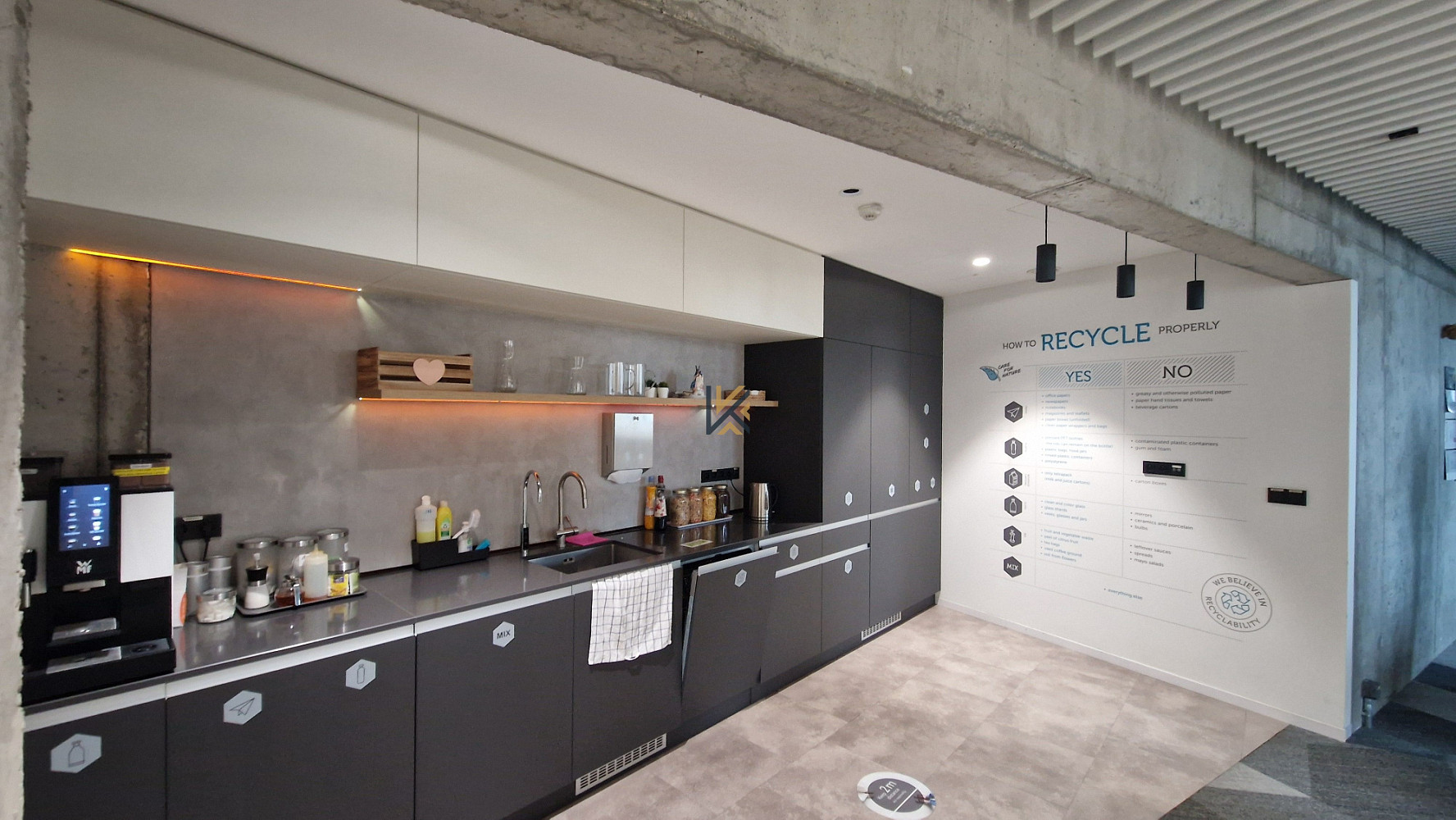 Pronájem kanceláře 447 m² – fotografie 4