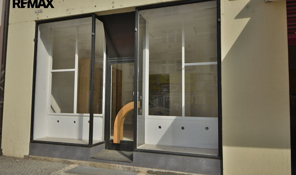 Pronájem obchodních prostor 58 m², Hradec Králové – náhled fotky 2