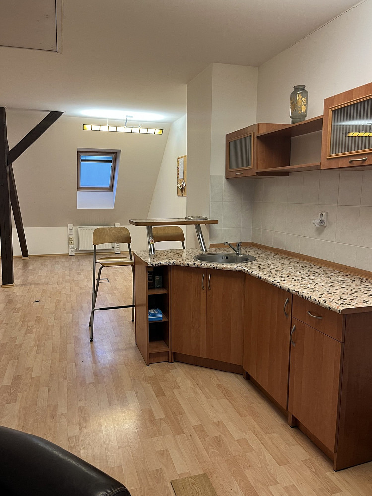 Pronájem kanceláře 136 m² – fotografie 4