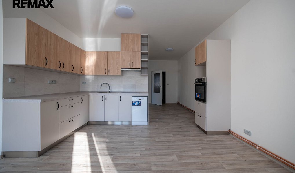 Pronájem bytu 3+kk 83 m², Nová Paka – náhled fotky 2