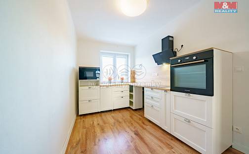 Prodej bytu 2+1 60 m², Hlavní třída, Ostrov, okres Karlovy Vary