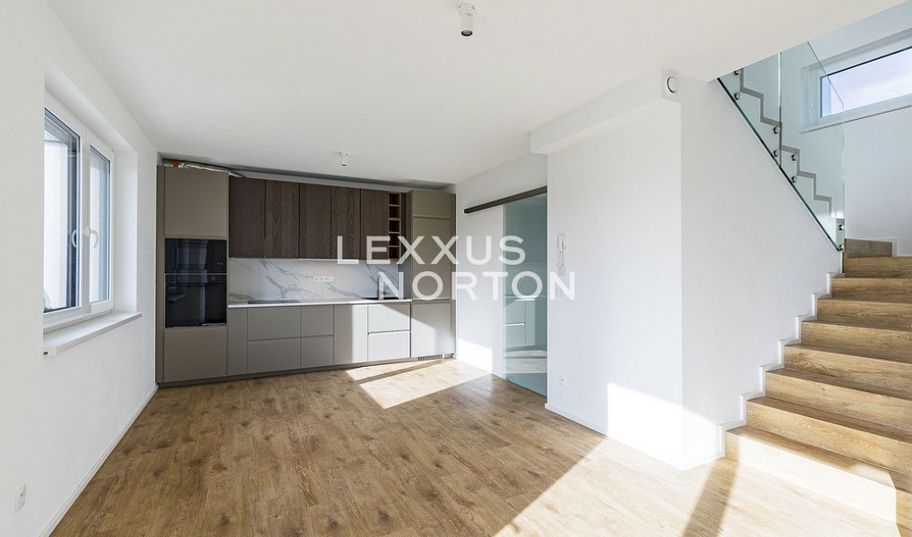 Pronájem domu 120 m² s pozemkem 418 m², Praha – náhled fotky 2