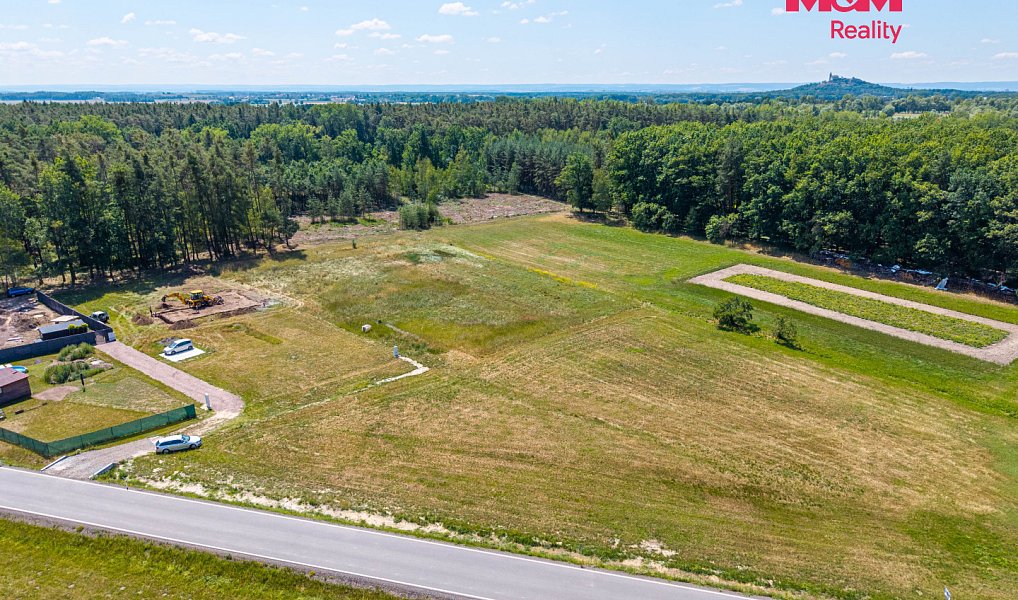 Prodej stavebního pozemku 1 090 m², Újezd u Sezemic – náhled fotky 3