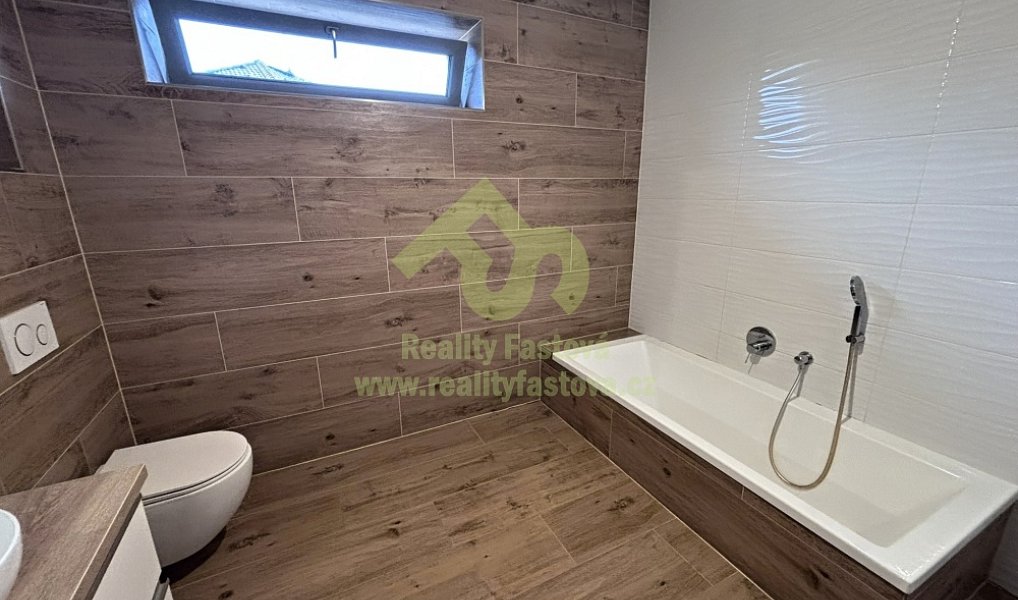 Prodej domu 156 m² s pozemkem 918 m², Lužany – náhled fotky 24