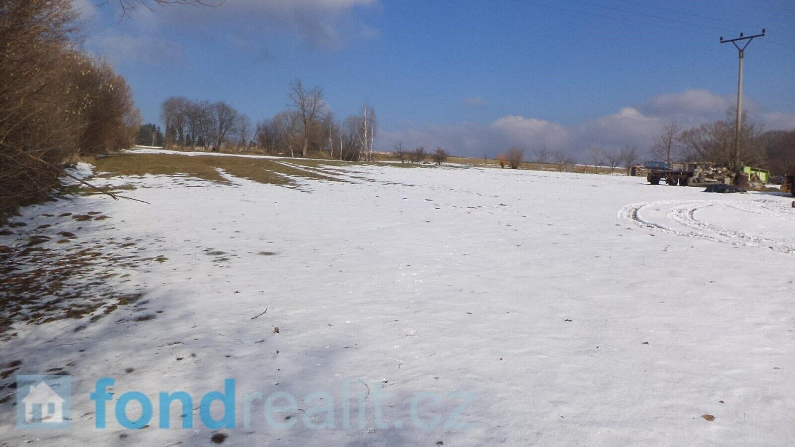Prodej pozemku 680 m²