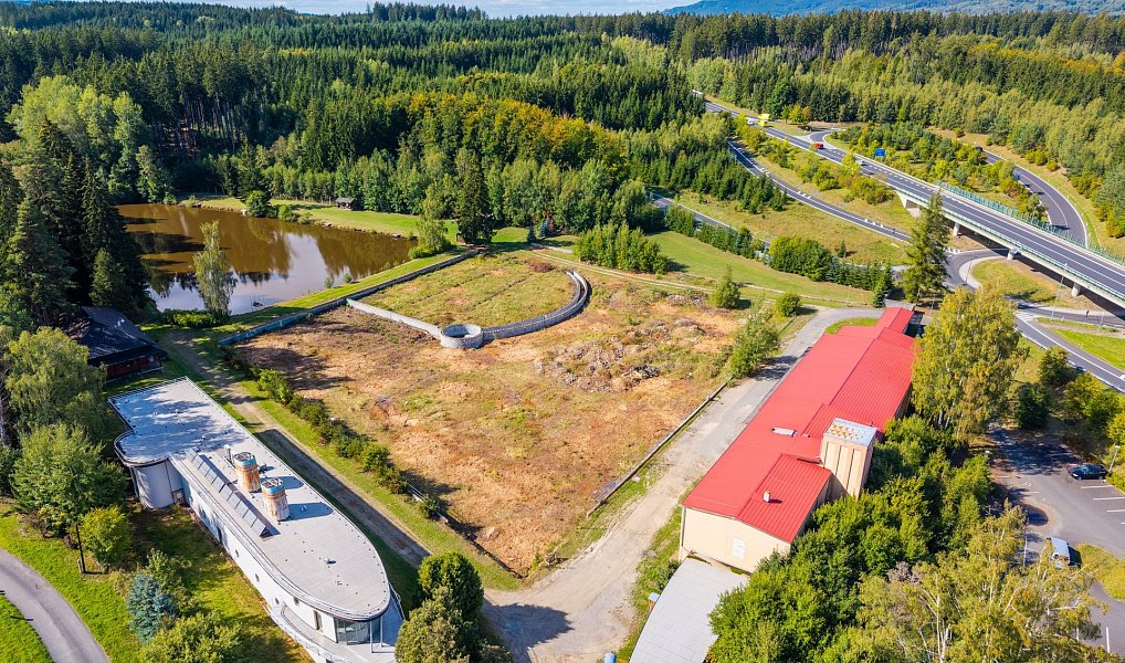 Prodej ubytovacího objektu 3 160 m², Velká Hleďsebe – náhled fotky 2