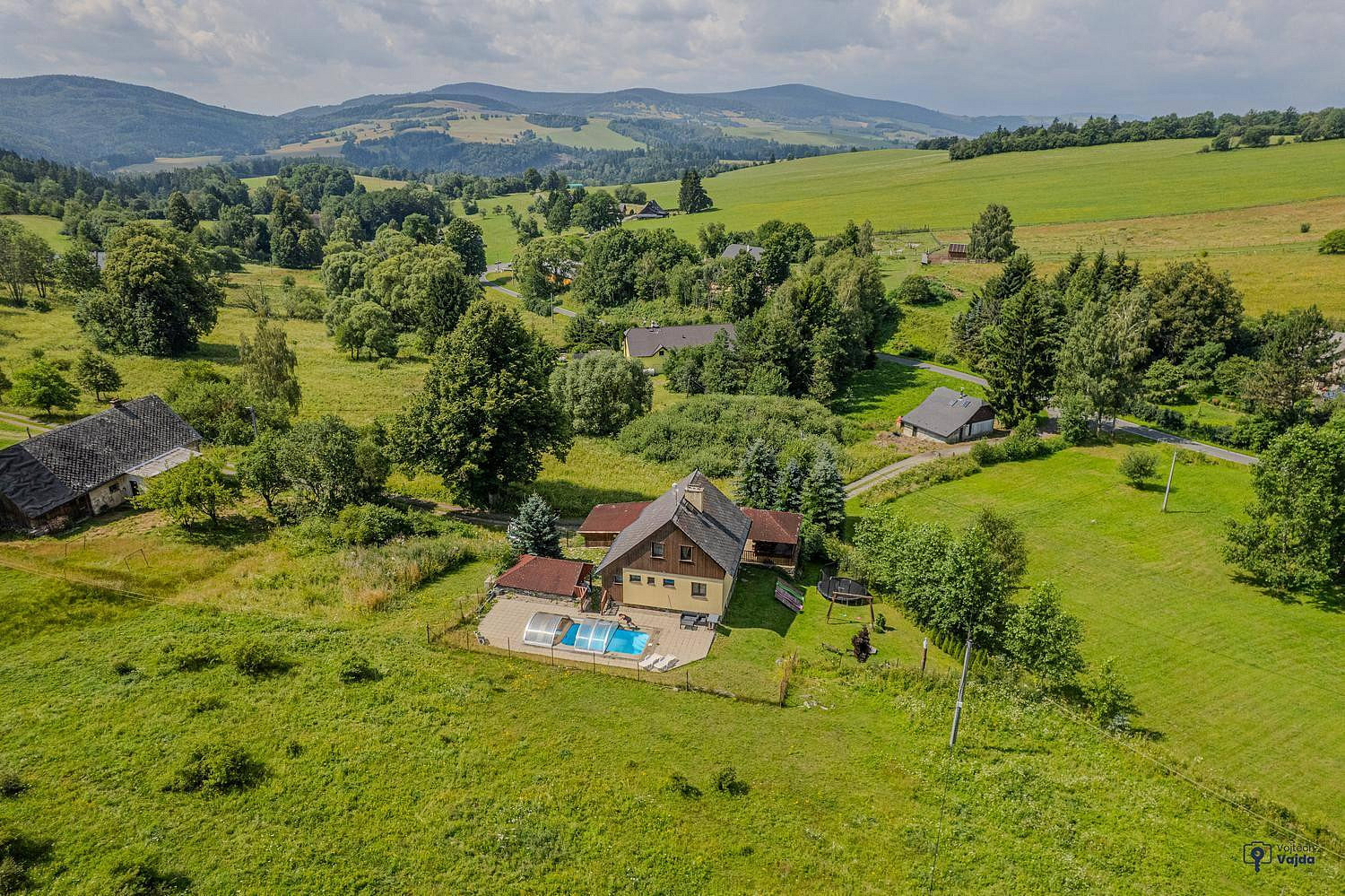 Prodej domu 140 m² s pozemkem 1 164 m² – fotografie 2