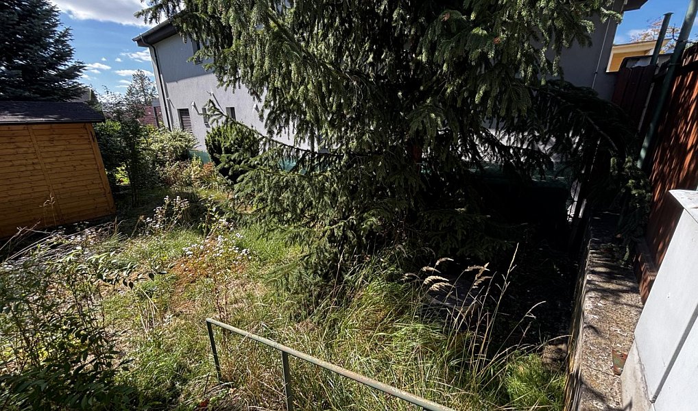 Prodej stavebního pozemku 145 m², Benešov – náhled fotky 3