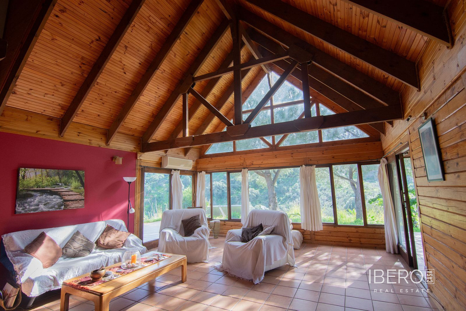 Prodej domu 240 m² s pozemkem 6 462 m² - Más