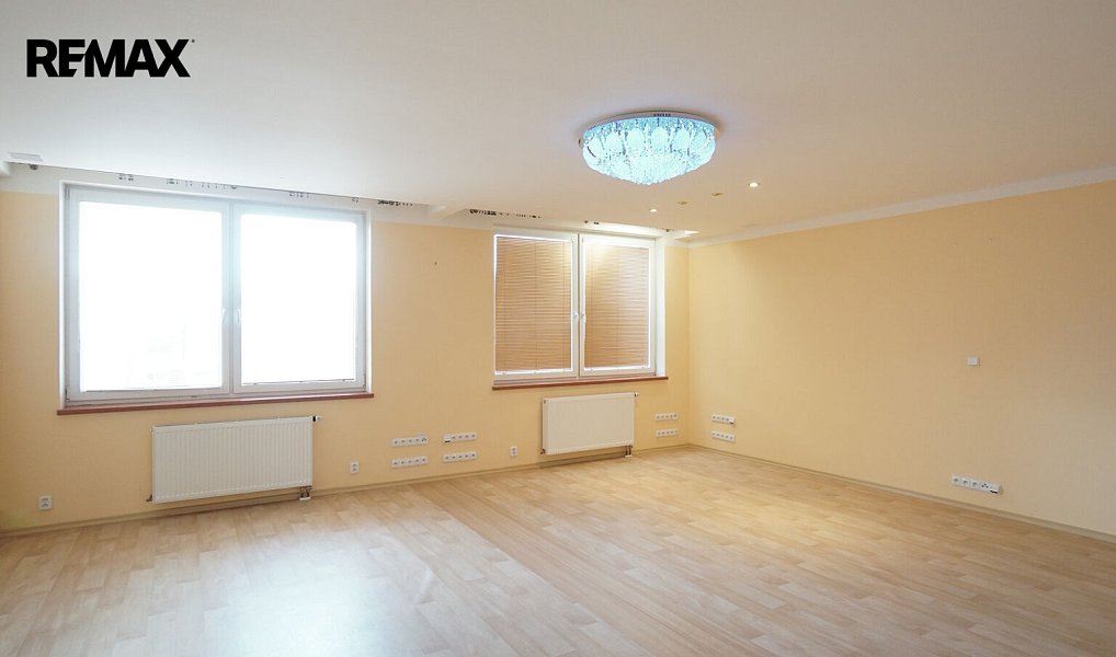 Pronájem kanceláře 407 m², Praha – náhled fotky 13