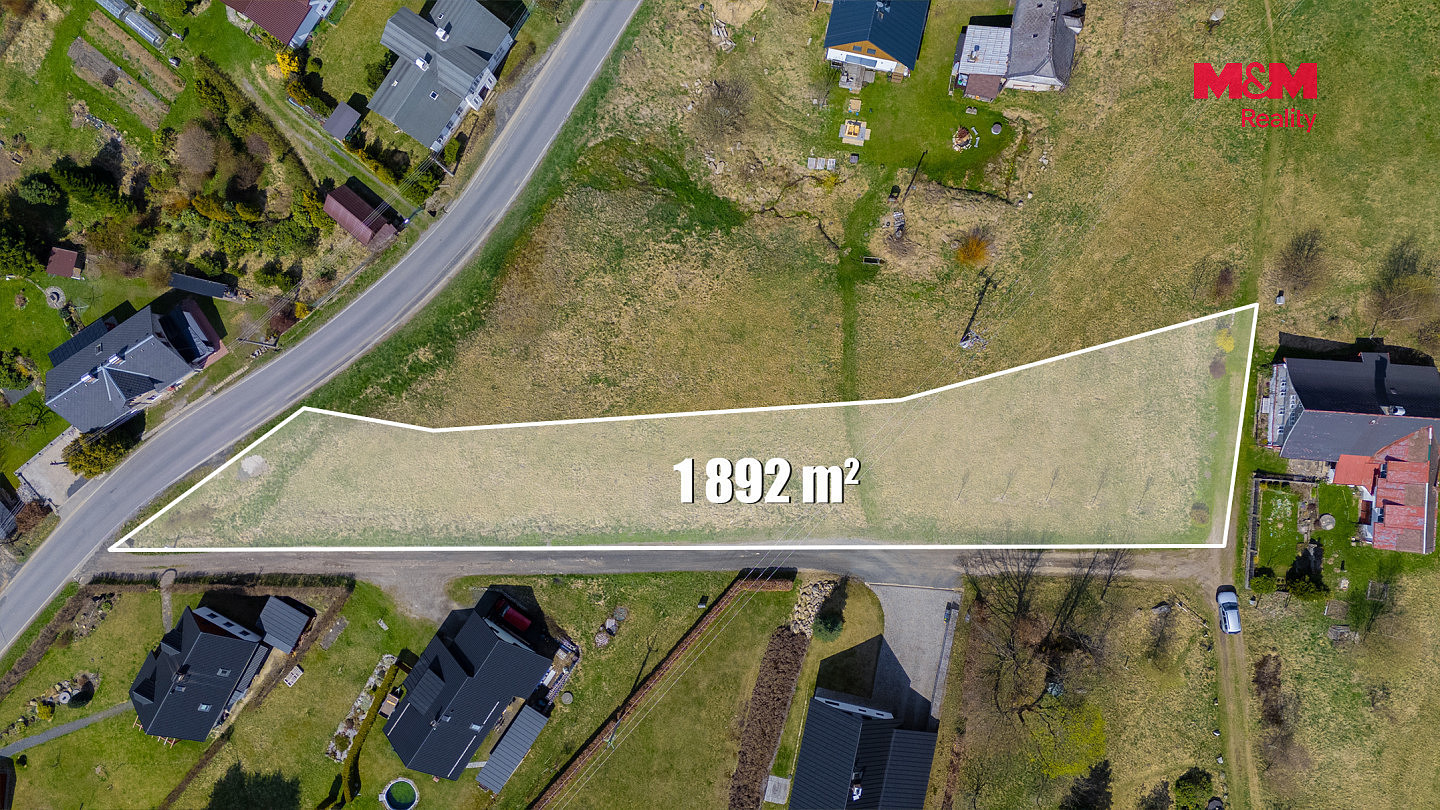 Prodej stavebního pozemku 1 892 m²