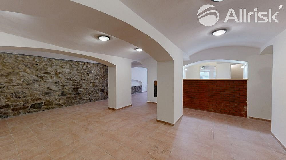 Pronájem komerčního objektu (jiného typu) 120 m²