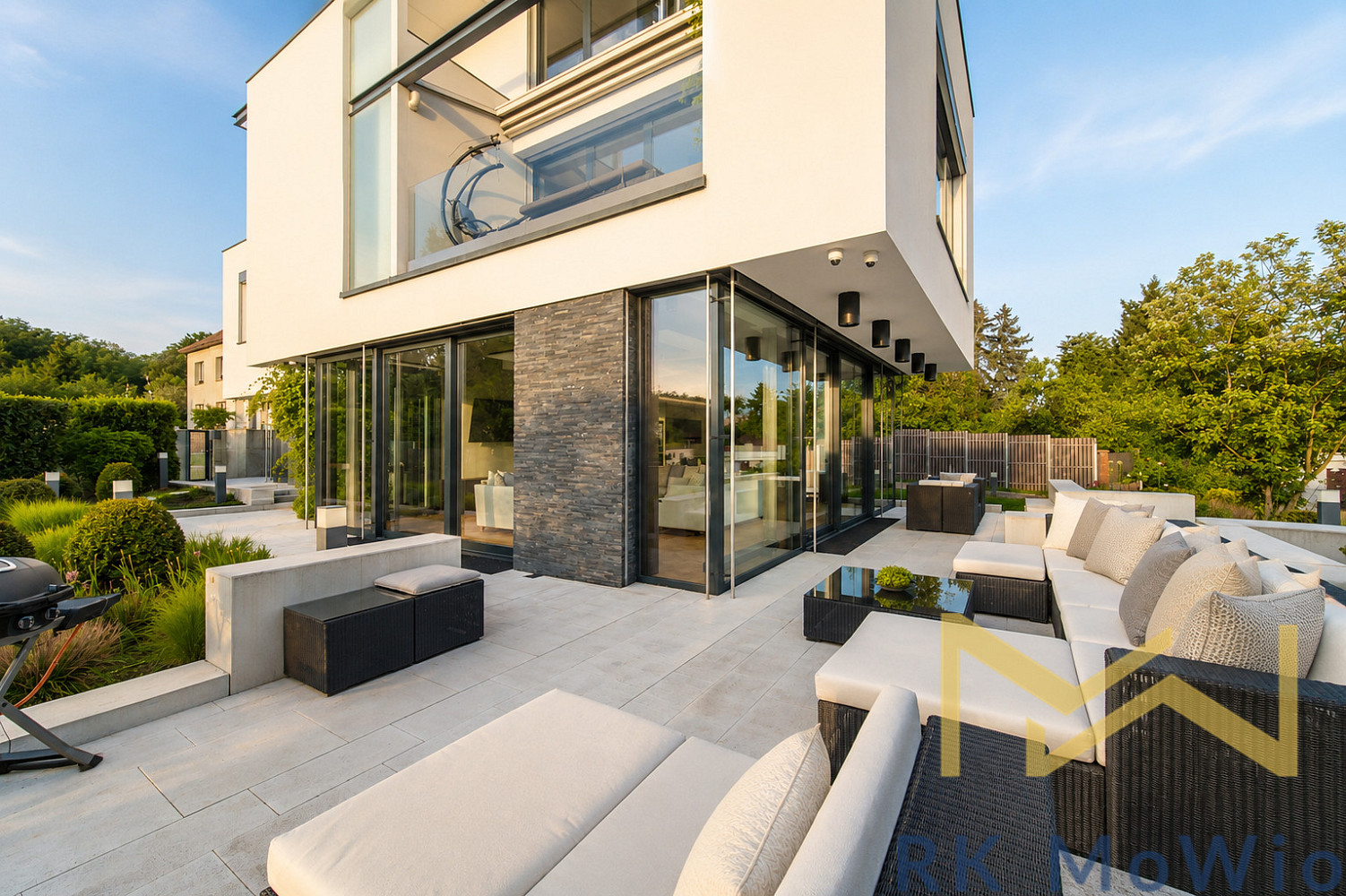 Prodej domu 830 m² s pozemkem 1 326 m²
