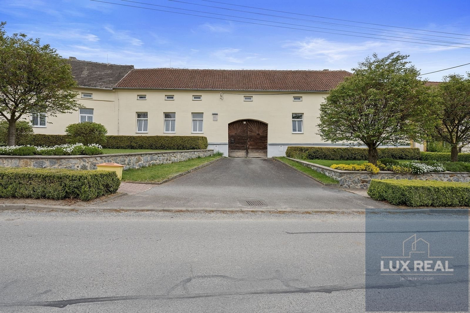 Prodej domu 2 953 m² s pozemkem 11 472 m²