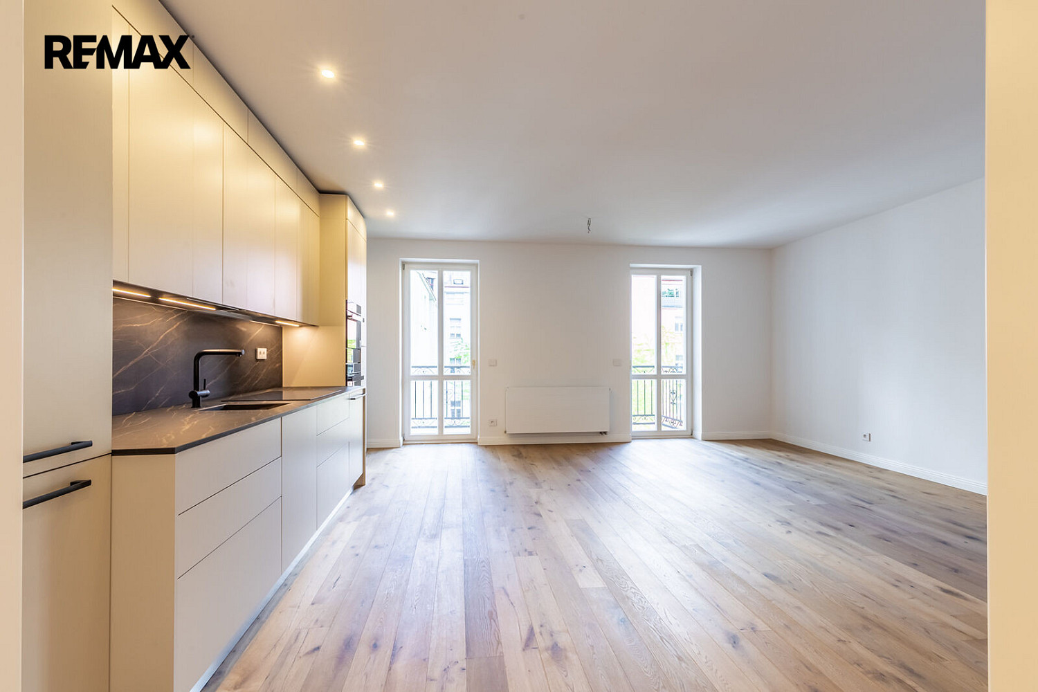 Pronájem bytu 4+kk 130 m² – pohled 3
