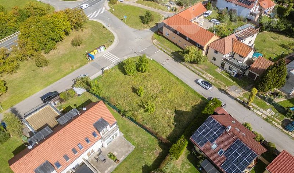 Prodej stavebního pozemku 784 m², Jesenice – náhled fotky 7