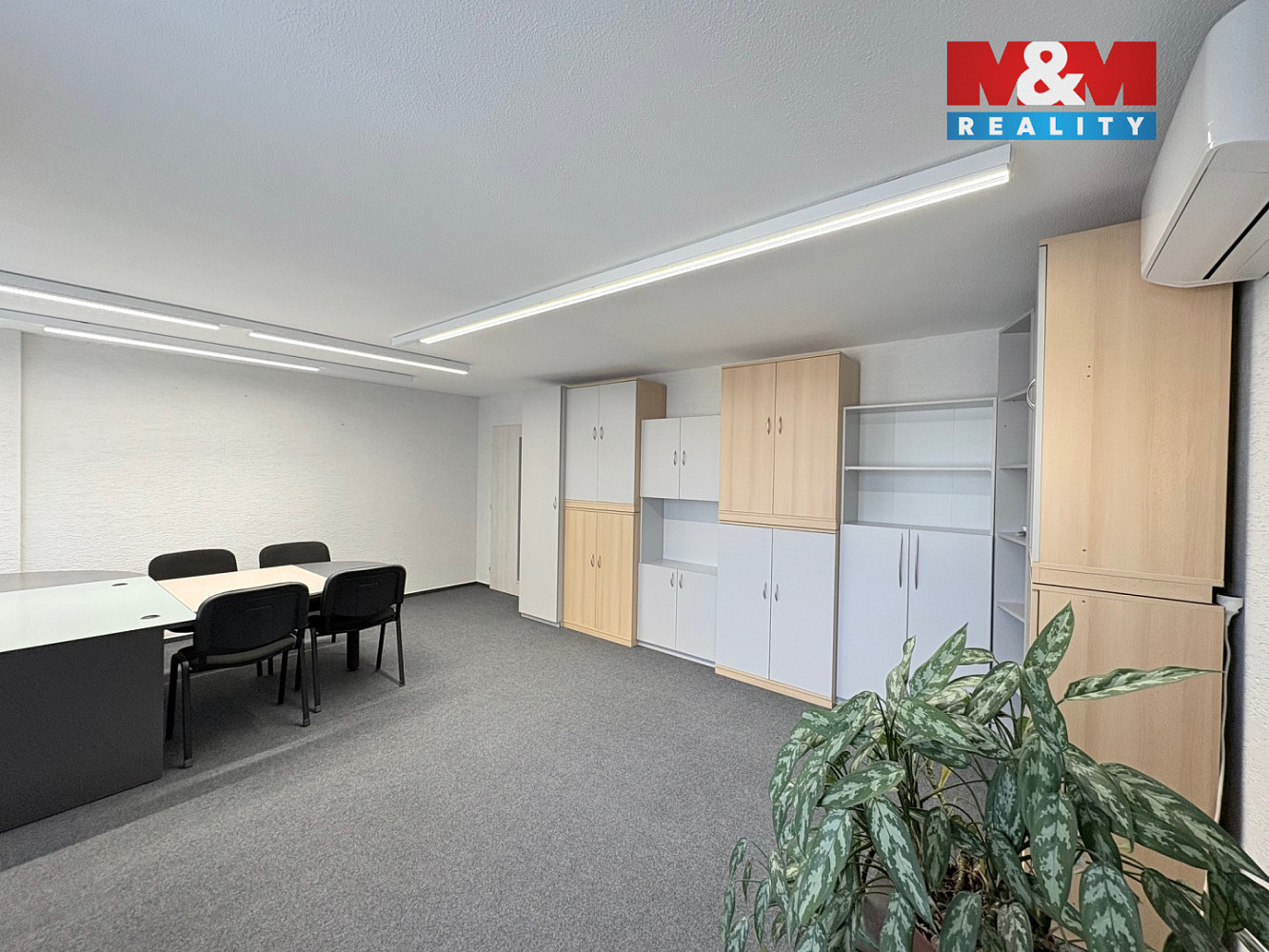 Pronájem kanceláře 34 m² — photo 2
