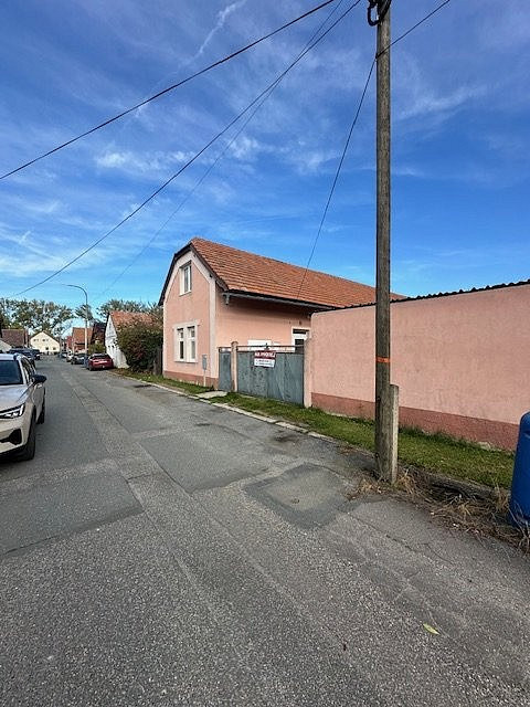 Prodej domu 370 m² s pozemkem 522 m² - View 4
