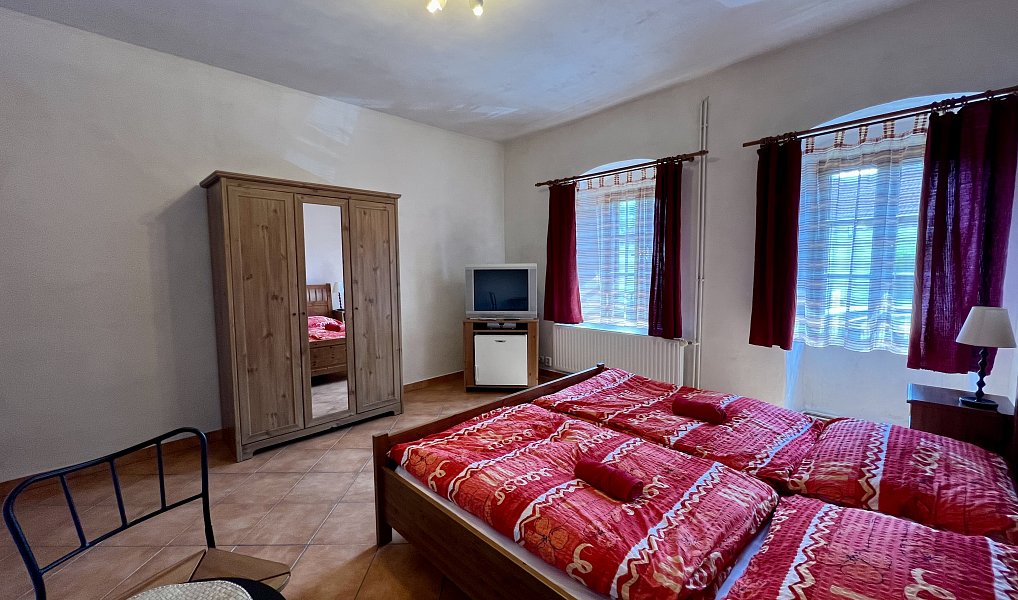 Prodej domu (jiného typu) 500 m² s pozemkem 632 m², Zlatá Koruna – náhled fotky 6