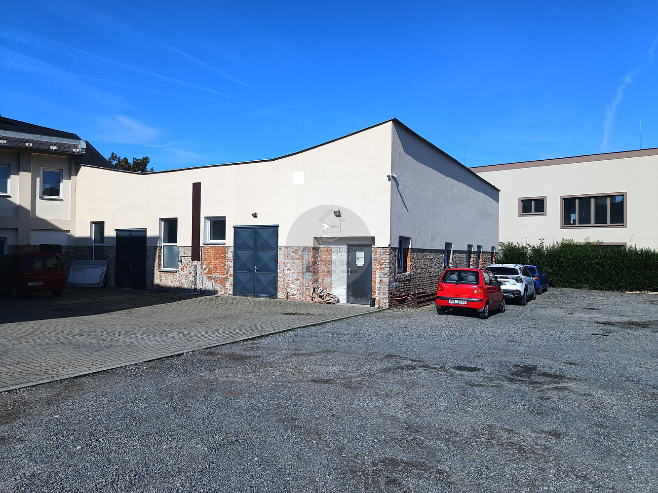 Pronájem obchodních prostor 300 m²