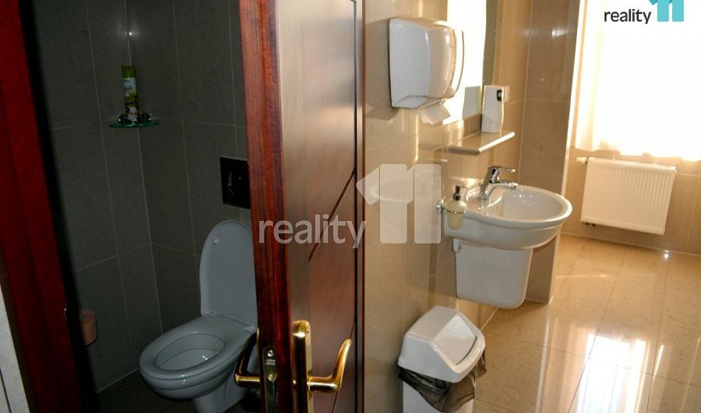 Pronájem kanceláře 14 m², Karlovy Vary – náhled fotky 6