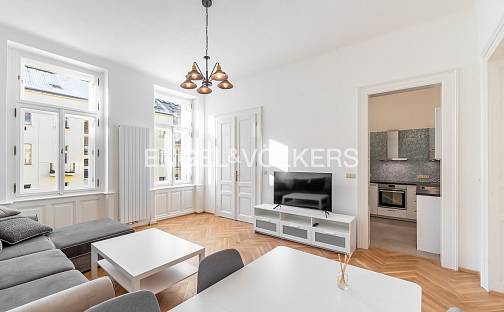 Pronájem bytu 2+1 56 m², Janáčkovo nábřeží, Praha 5 - Smíchov