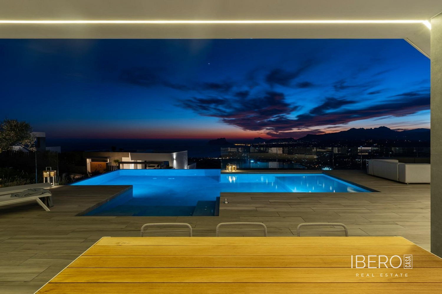 Prodej domu 1 859 m² s pozemkem 1 168 m²