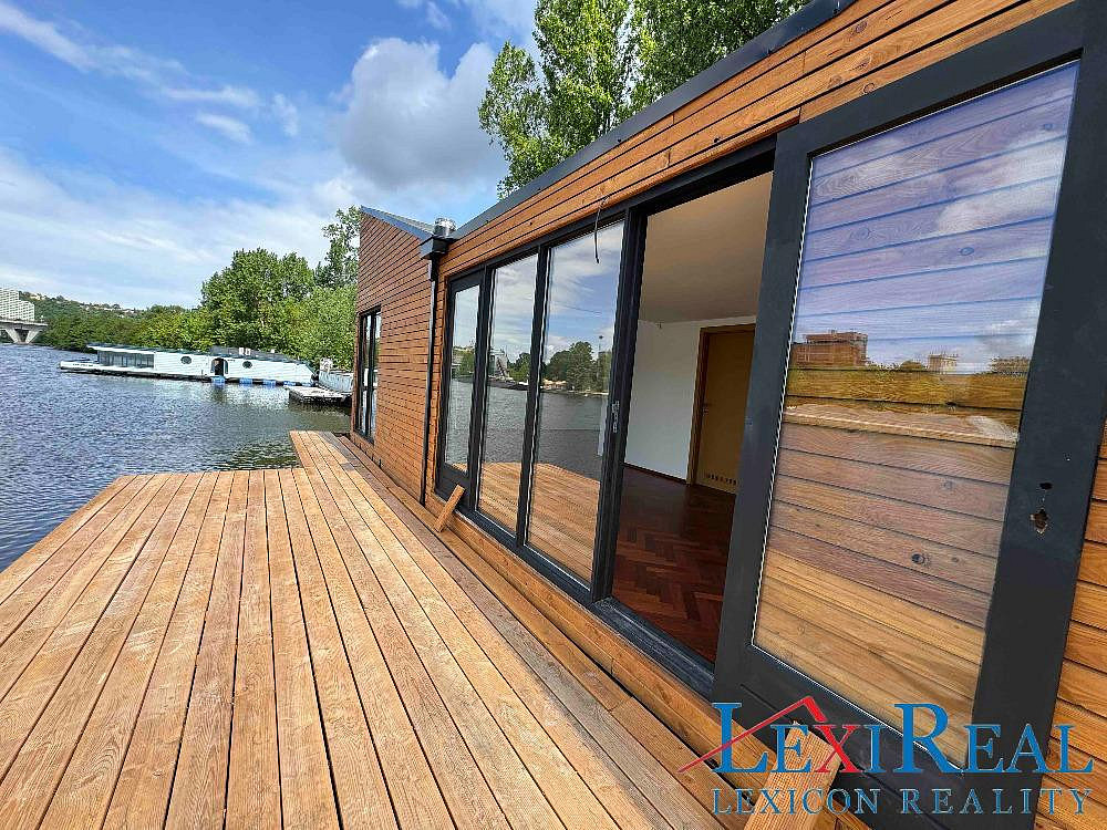 Hausbót 4kk - 96m2 s terasou 30m2 a kotevním místem praha — photo 2