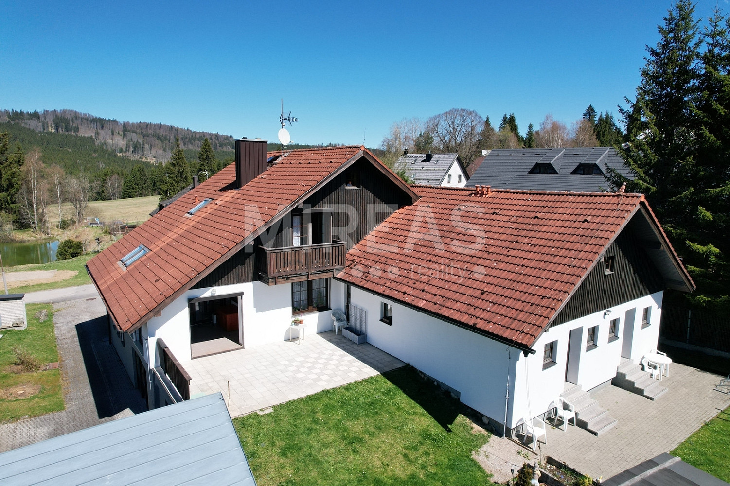 Prodej domu 444 m² s pozemkem 2 226 m²