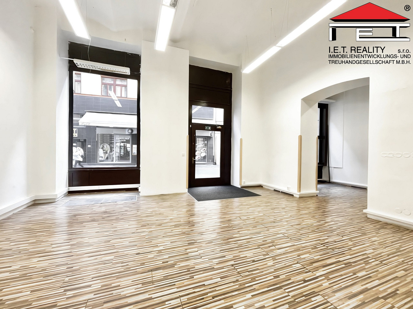 Pronájem obchodních prostor 105 m² – fotografie 3