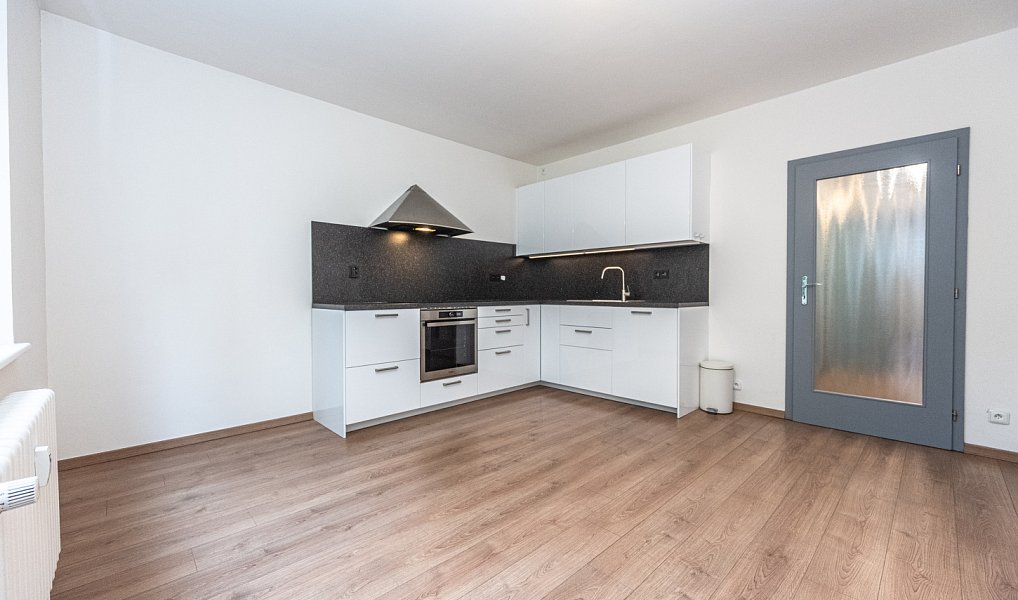 Prodej bytu 2+1 79 m², Praha – náhled fotky 5