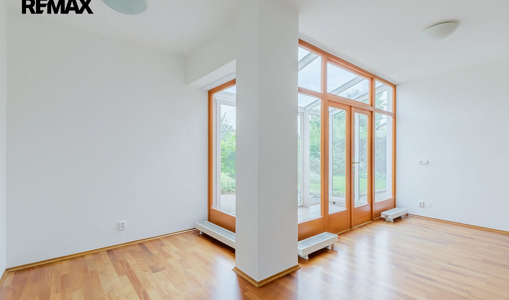 Pronájem bytu 2+kk 85 m², Praha – náhled fotky 12
