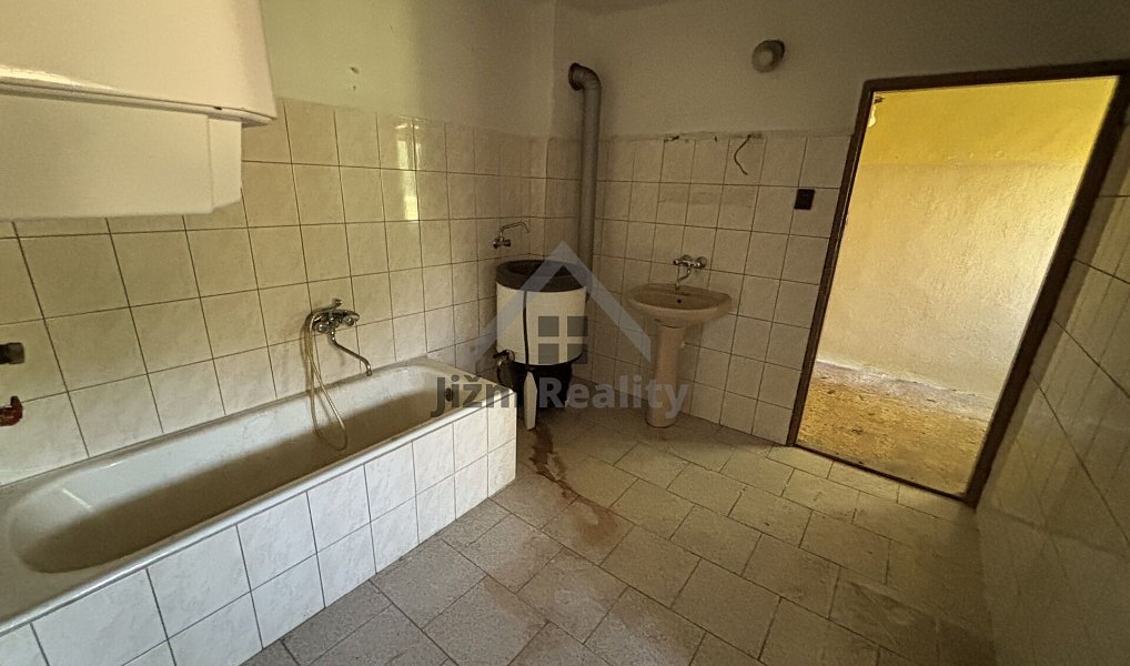 Prodej domu 205 m² s pozemkem 641 m², Nové Hrady – náhled fotky 14