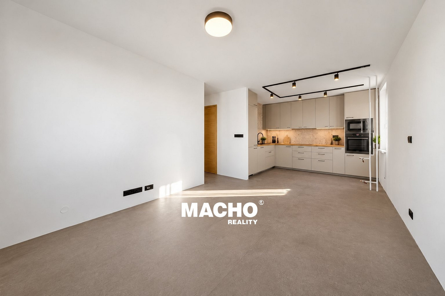 Pronájem bytu 3+kk 65 m² – fotografie 3