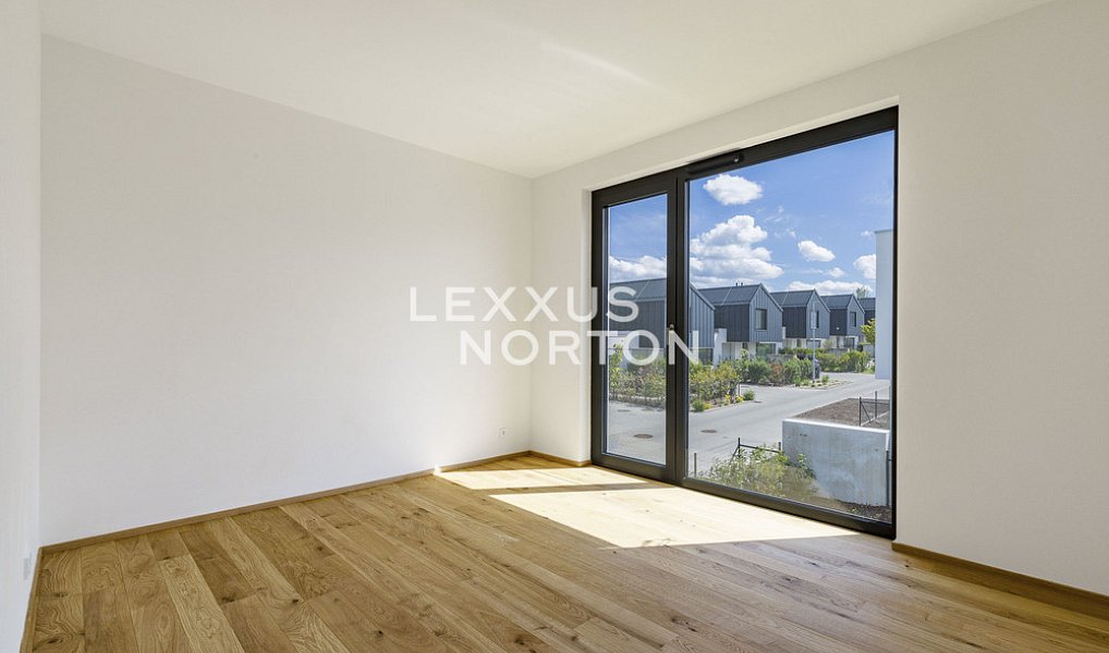 Prodej domu 231 m² s pozemkem 446 m², Praha – náhled fotky 9