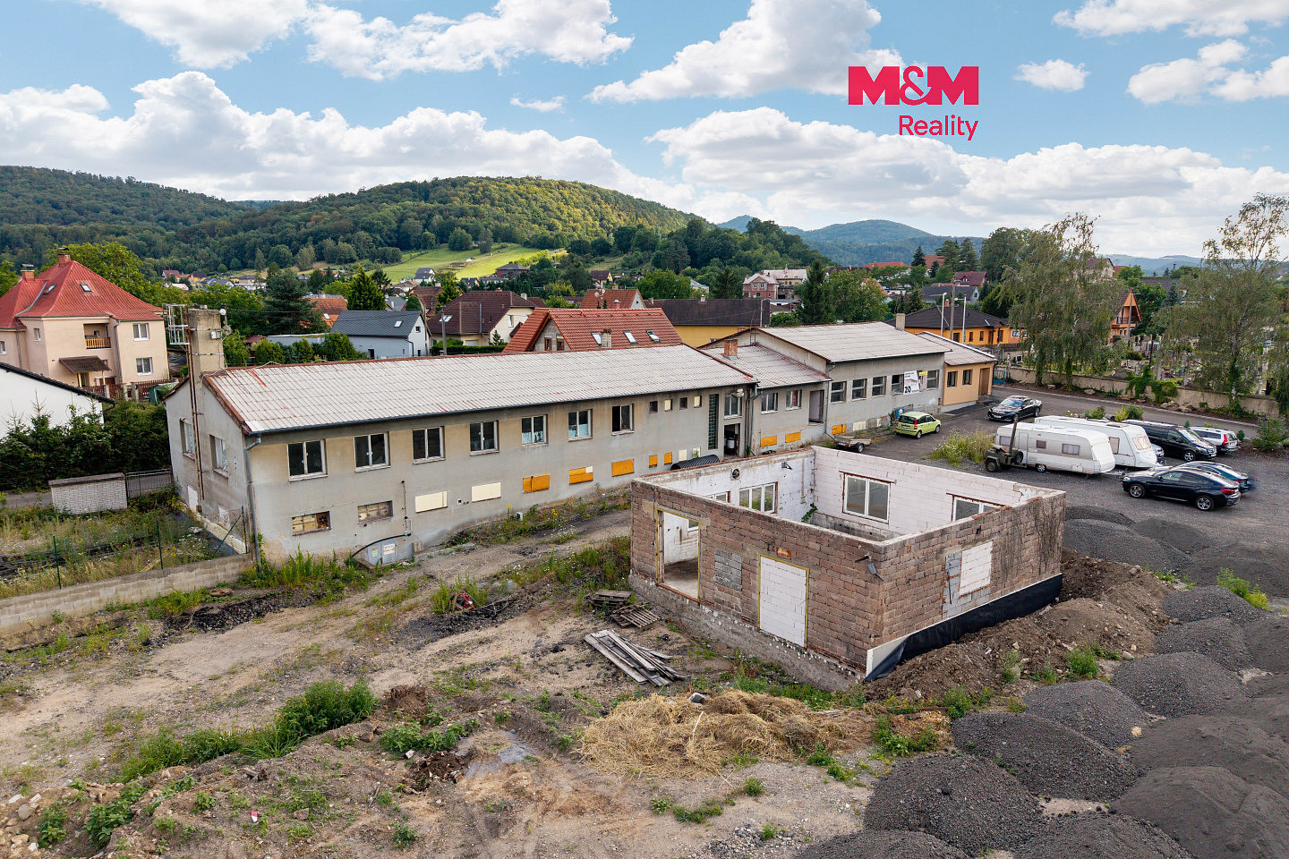 Pronájem obchodních prostor 9 439 m²