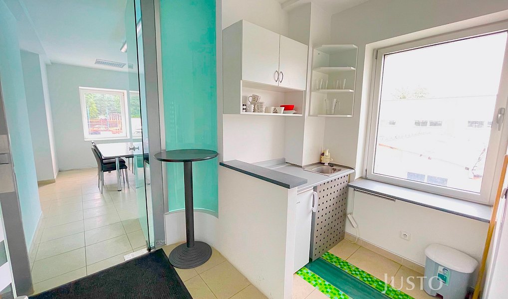 Pronájem obchodních prostor 57 m², Teplice – náhled fotky 4