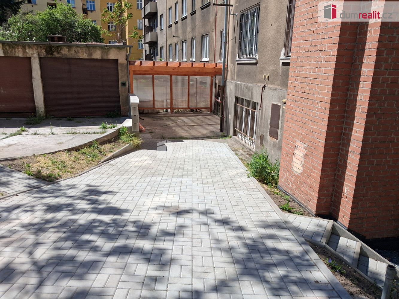 Pronájem garážového stání 18 m2 - viktoriánova - praha — photo 5