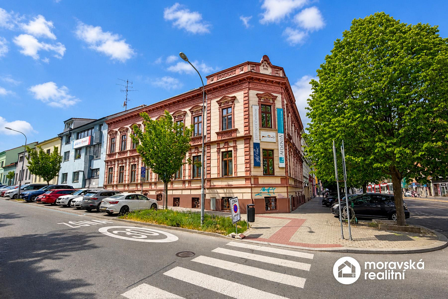 Pronájem kanceláře 60 m² – fotografie 3