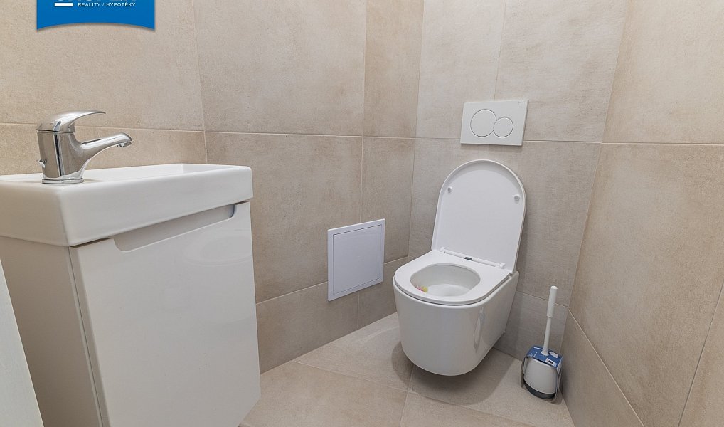 Pronájem bytu 4+1 130 m², Liberec – náhled fotky 13