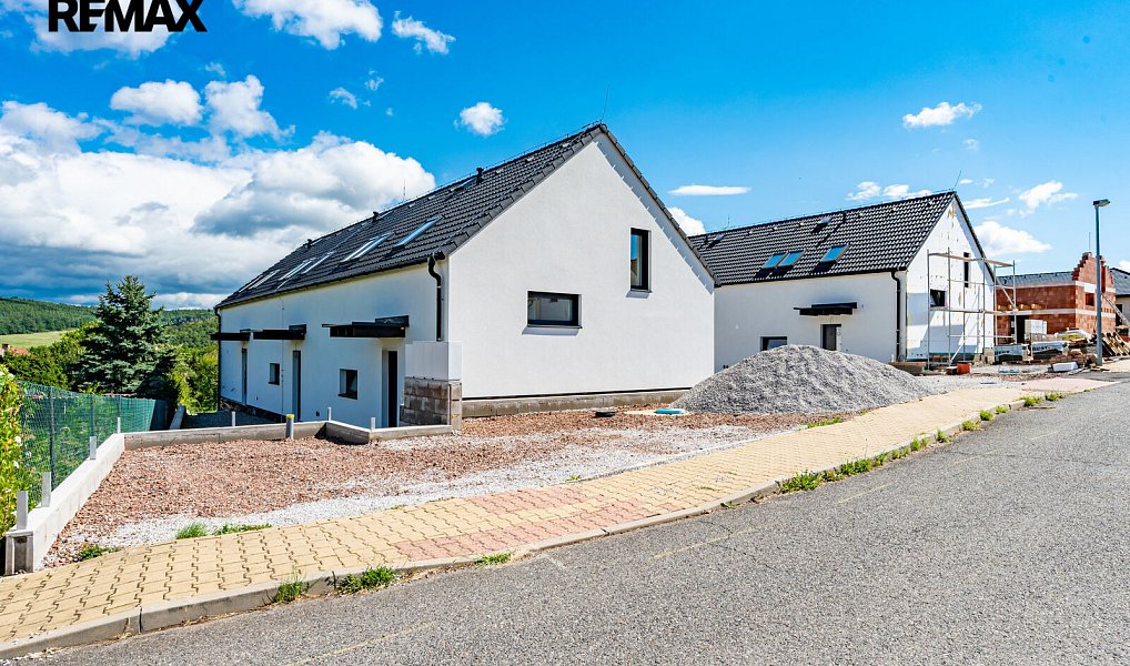 Prodej bytu 4+kk 90 m², Jince – náhled fotky 7