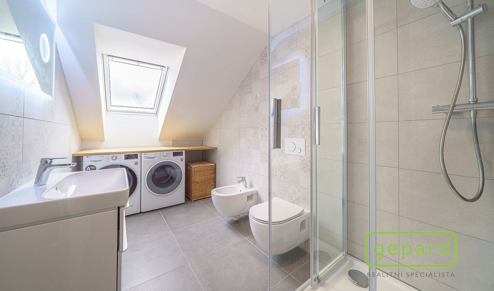 Prodej bytu 3+1 100 m², Karlovy Vary – náhled fotky 3