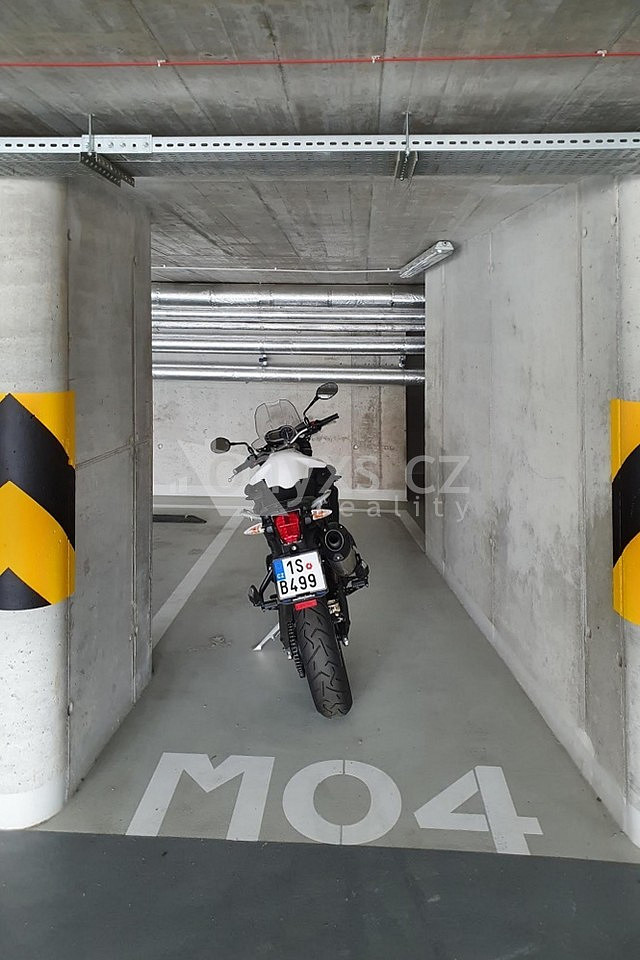 Prodej garážového stání 11 m2, ulice Novovysočanská (Krejcárek) Praha 9, Libeň – fotografie 2