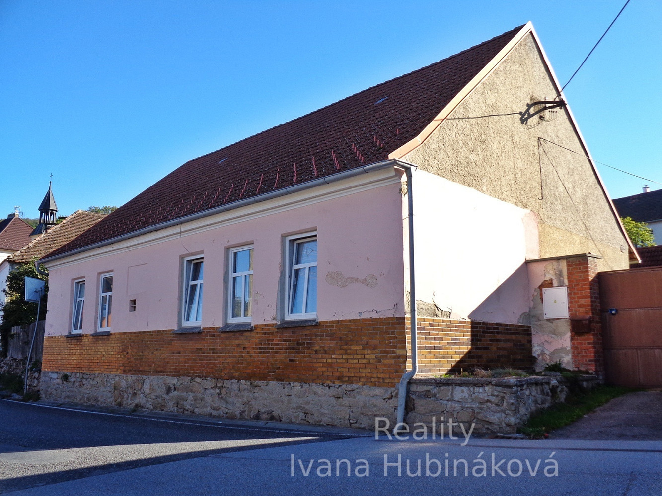 Prodej domu 98 m² s pozemkem 748 m² – fotografie 2