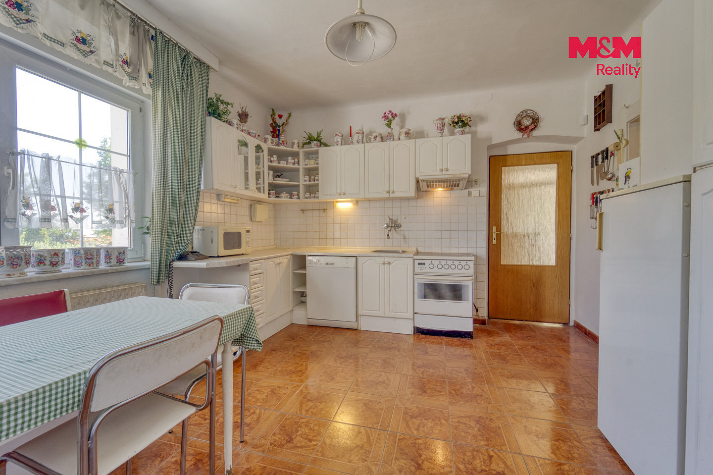 Prodej domu 230 m² s pozemkem 636 m² — photo 2