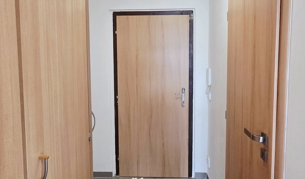 Pronájem bytu 2+kk 47 m², Králův Dvůr – náhled fotky 8