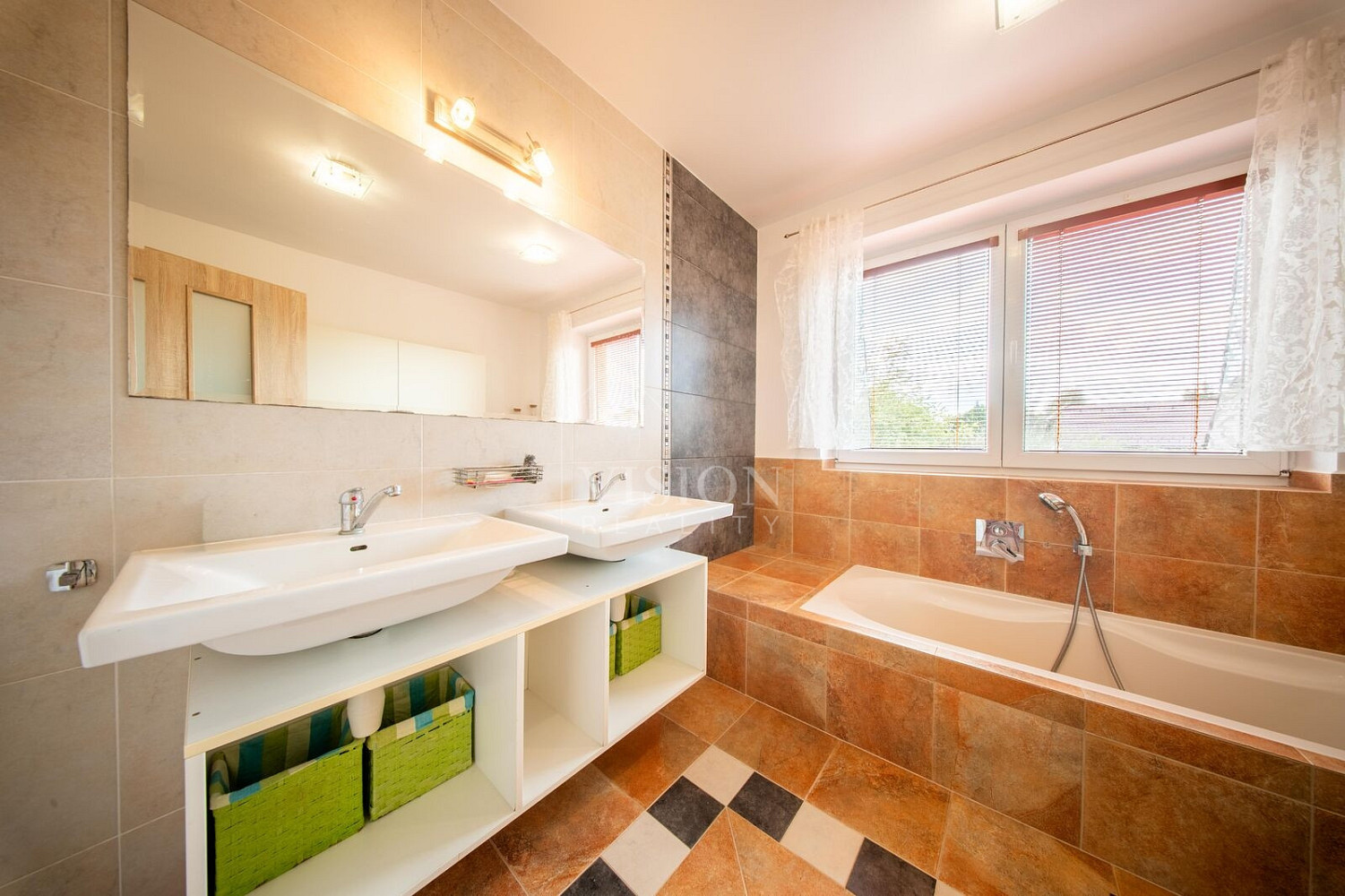 Prodej domu 200 m² s pozemkem 882 m² – fotografie 5