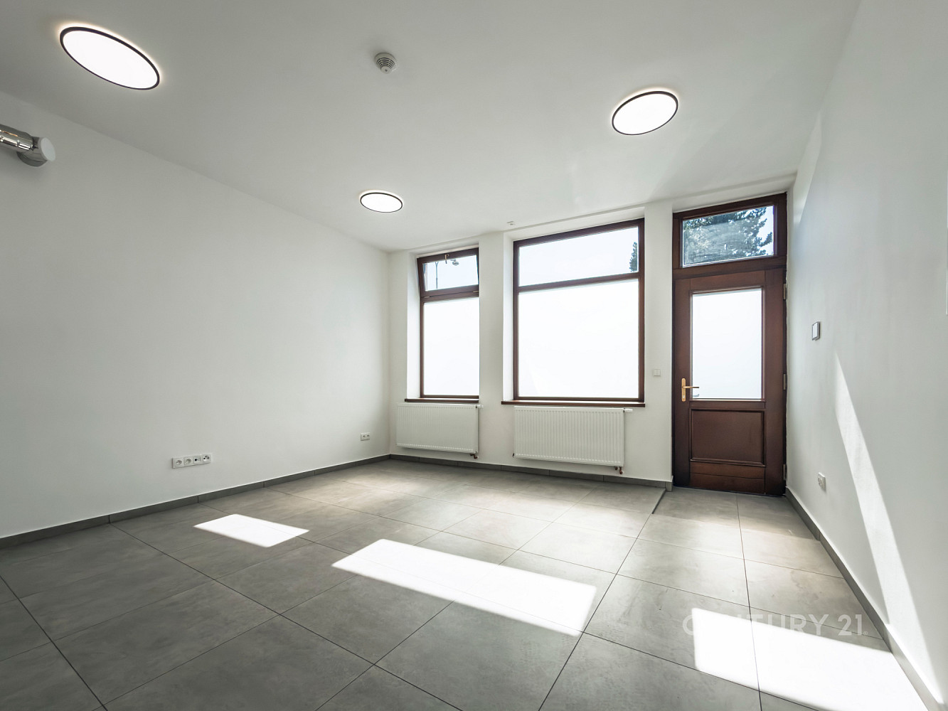 Pronájem obchodních prostor 36 m² – fotografie 2