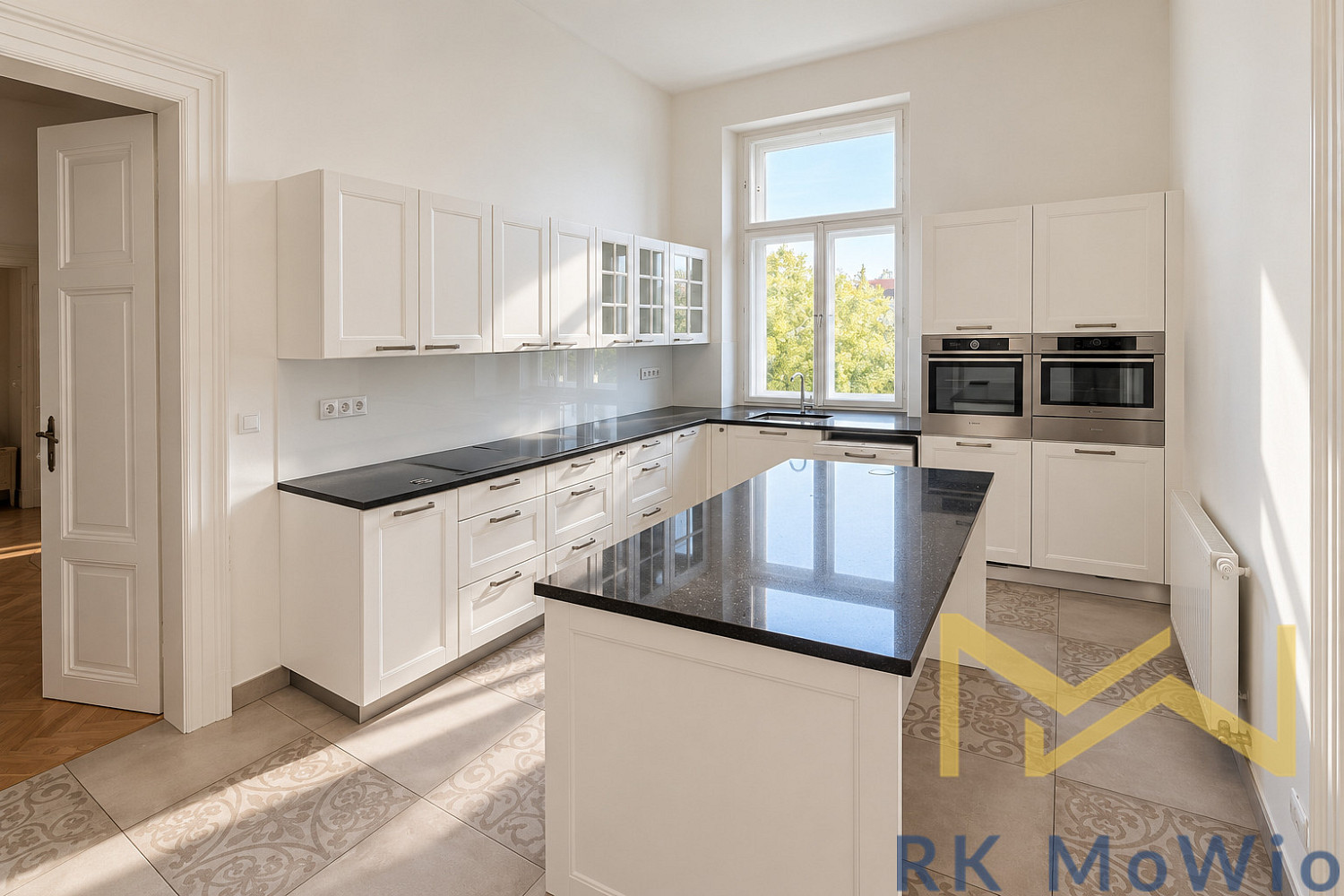 Pronájem bytu 5+1 175 m² – fotografie 2