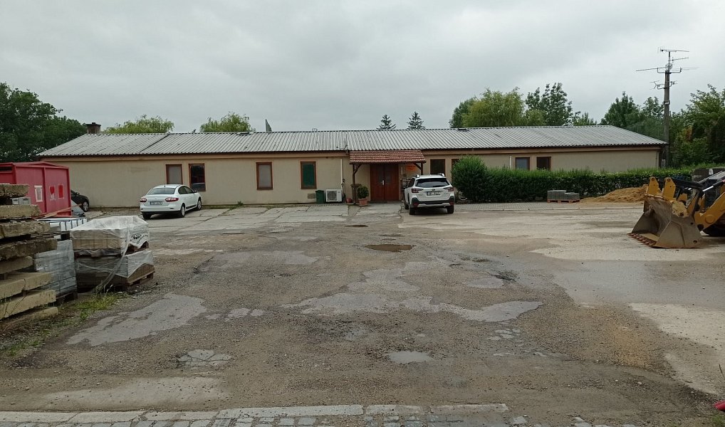 Prodej výrobních prostor 4 954 m², Mikulov – náhled fotky 7